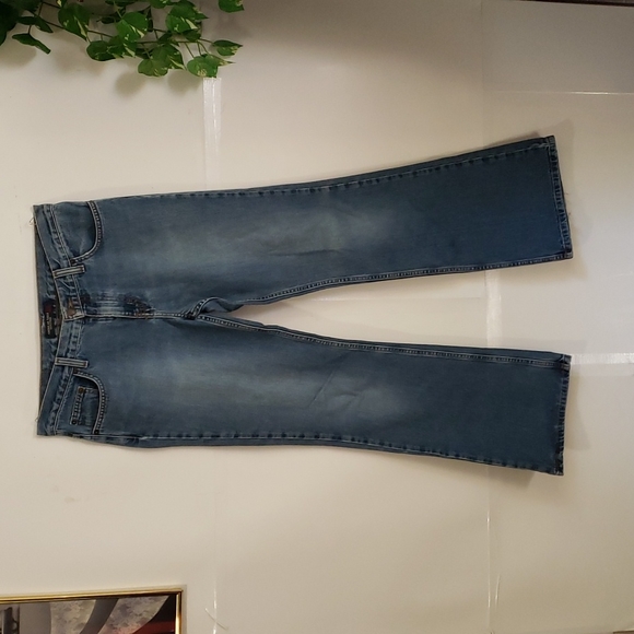 AE Outfitters 90's Bootcut Jean's - Picture 3 of 6